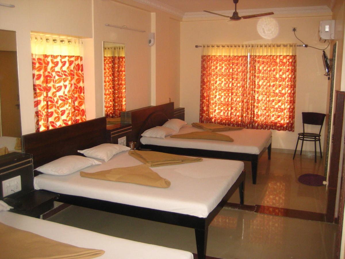 Yogiraj Hotel